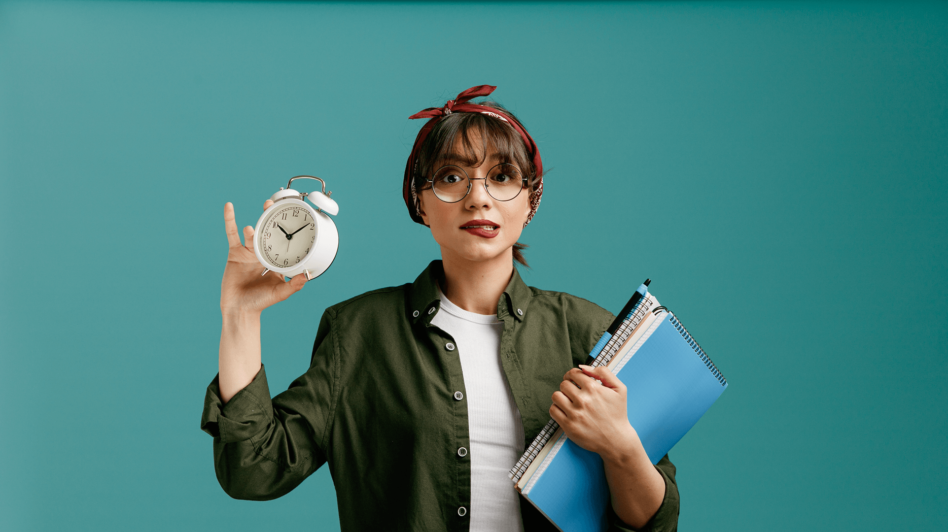 Девушка и часы